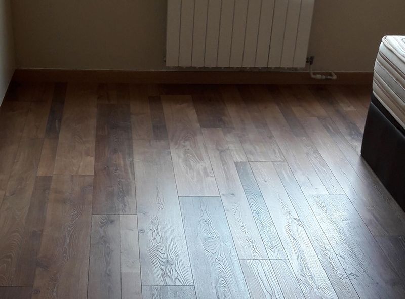 Servicios tarima interior