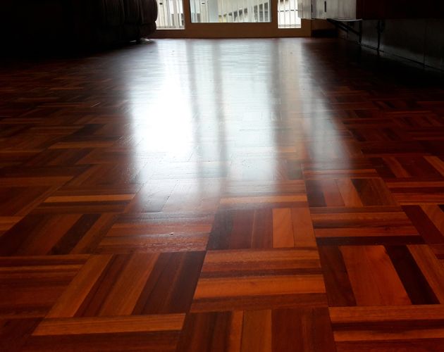 PARQUET ENCOLADO