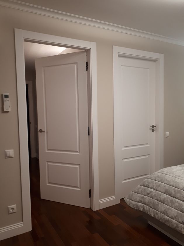 SUMINISTRO Y COLOCACIÓN PUERTAS MADERA