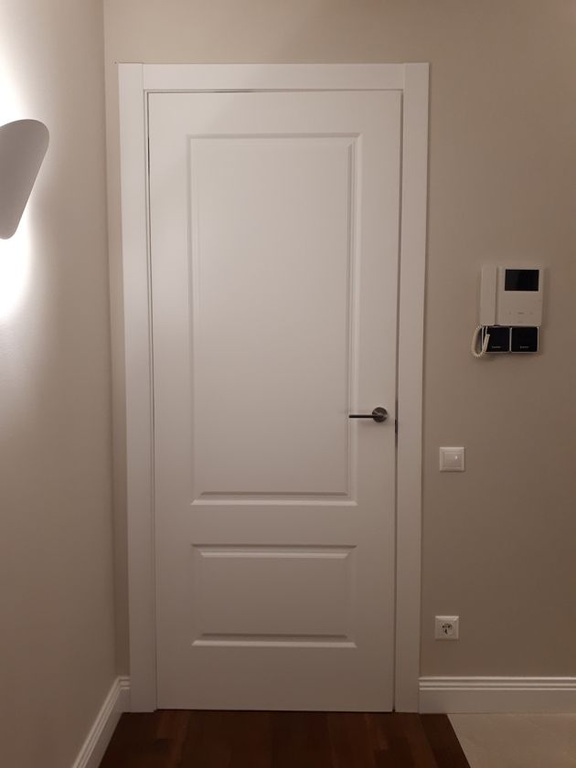 SUMINISTRO Y COLOCACIÓN PUERTAS MADERA
